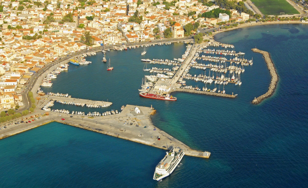 Aerial photo of Aegina marina