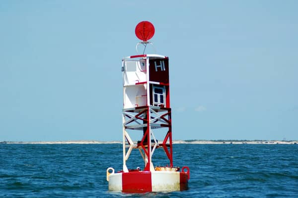 Safe water mark – learn offshore navigation and sailing.